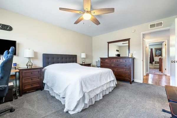 $499,900 | 872 East Spruce Avenue, Fresno, CA 93720