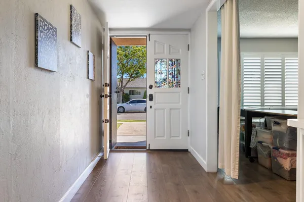 $499,900 | 872 East Spruce Avenue, Fresno, CA 93720