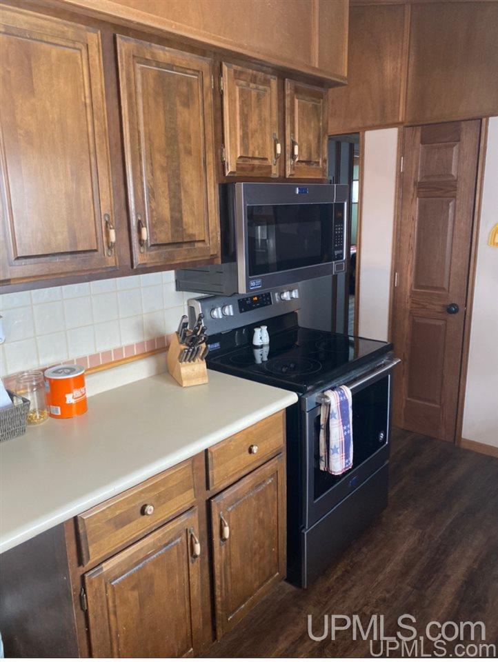 245 North Rose Street Ishpeming, MI 49849 - Photo 3 of 33