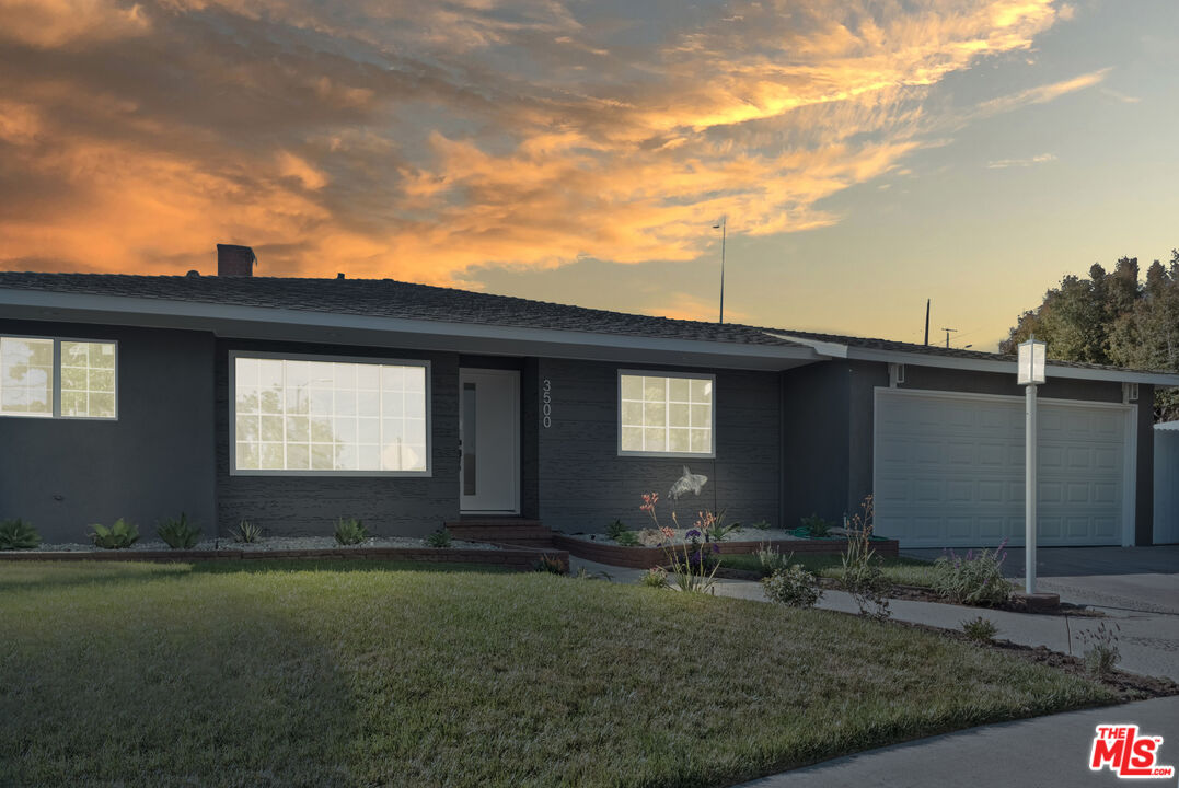 3500 Tuller Avenue Los Angeles, CA 90034 - Photo 12 of 20 a front view of house with yard