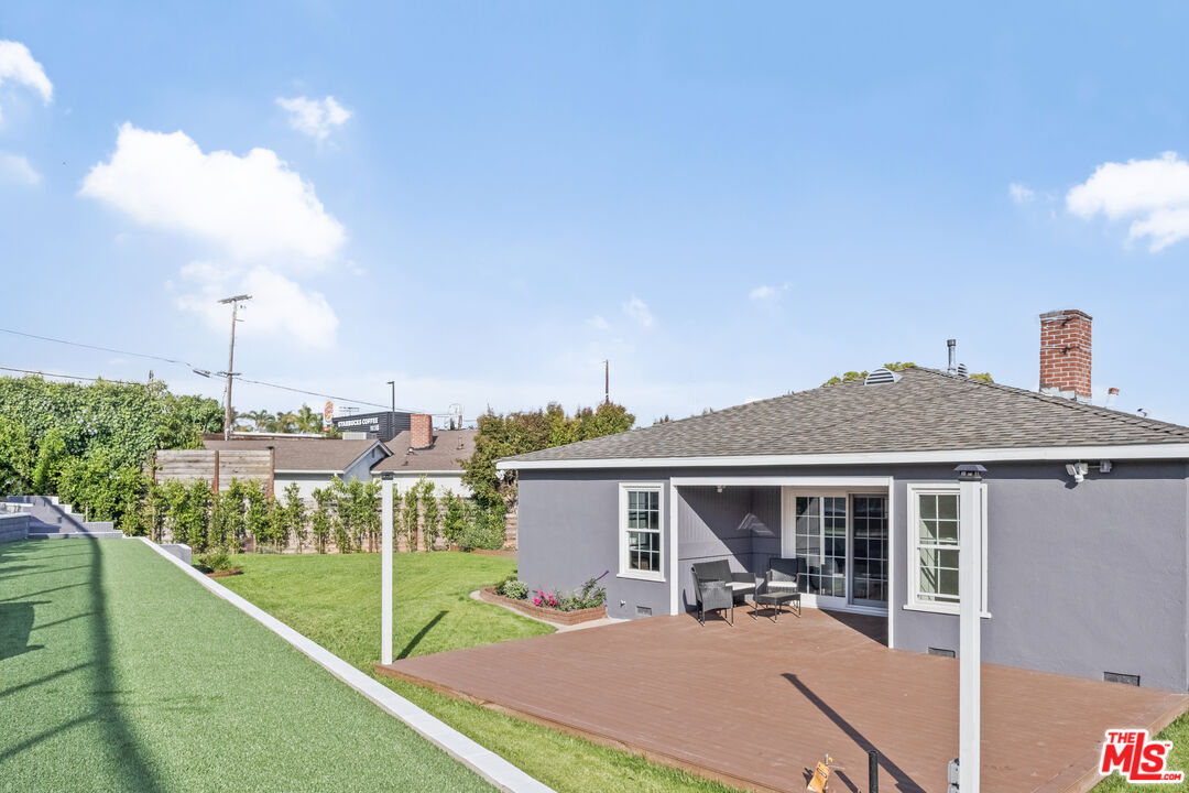 3500 Tuller Avenue Los Angeles, CA 90034 - Photo 18 of 20 a front view of a house with patio