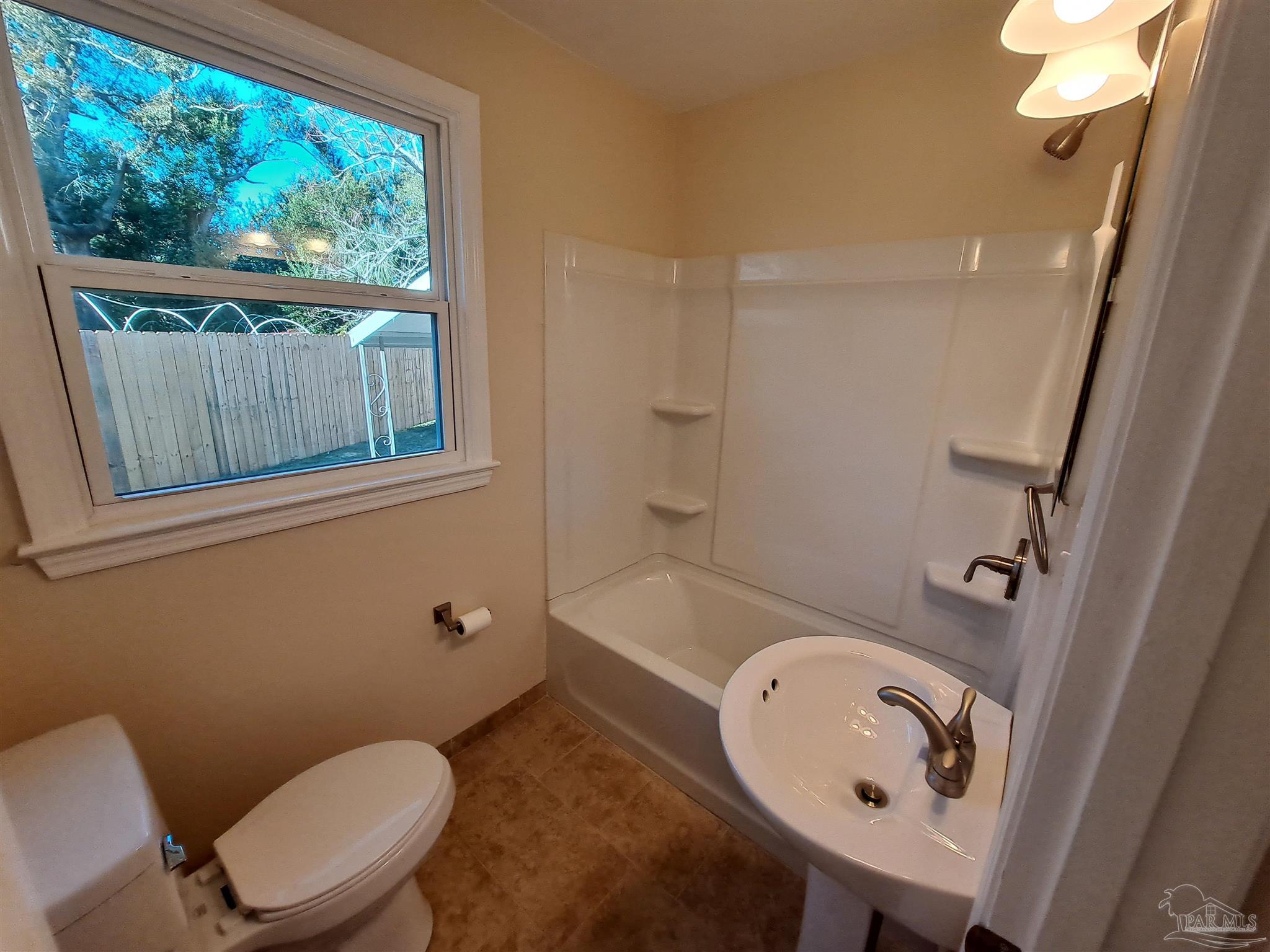 400 Rue Max Street Pensacola, FL 32507 - Photo 9 of 27 Gallery Image 9
