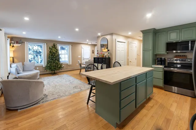 $424,000 | 473 Taylor Drive, Windsor, VT 05089