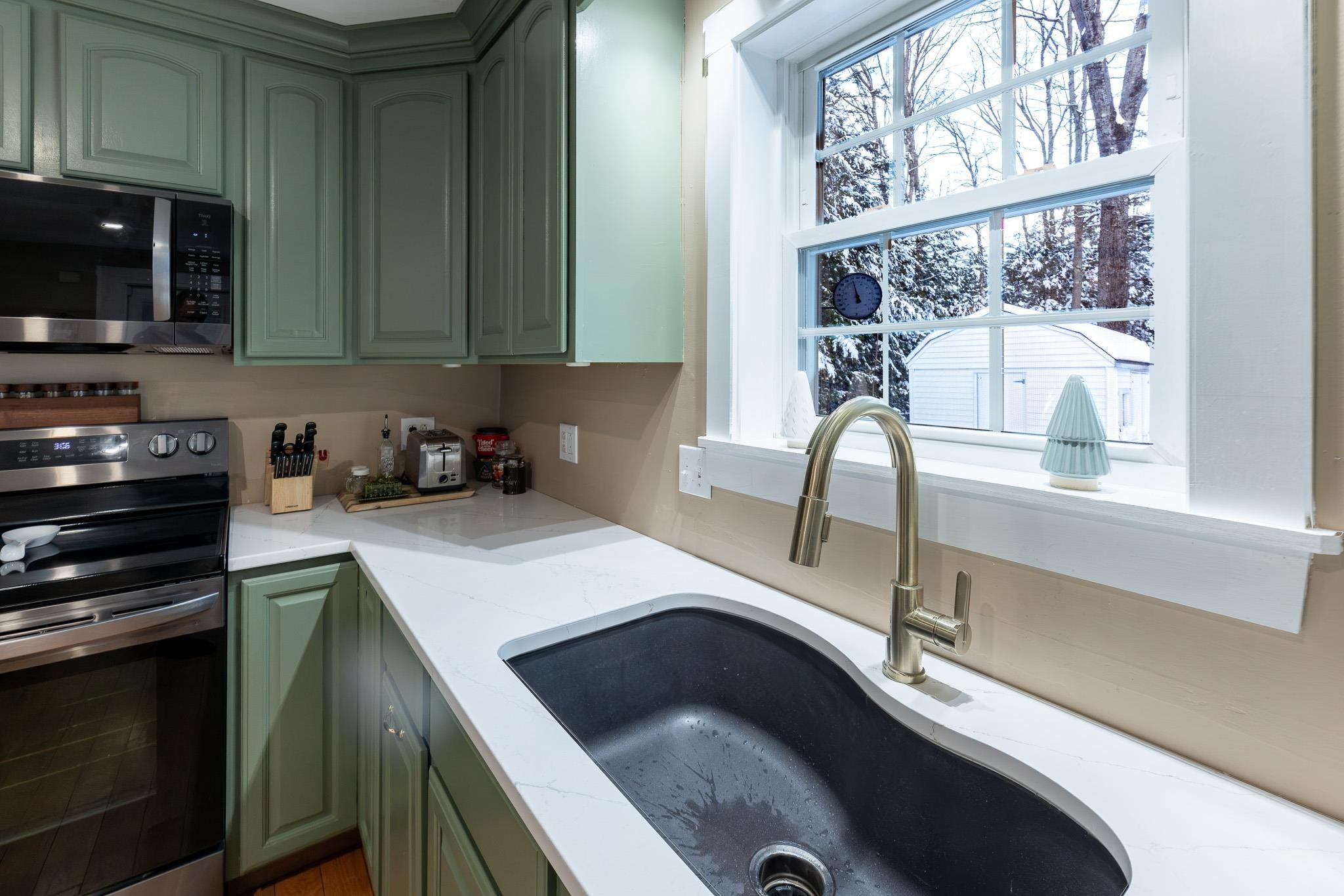 473 Taylor Drive Windsor, VT 05089 - Photo 9 of 36