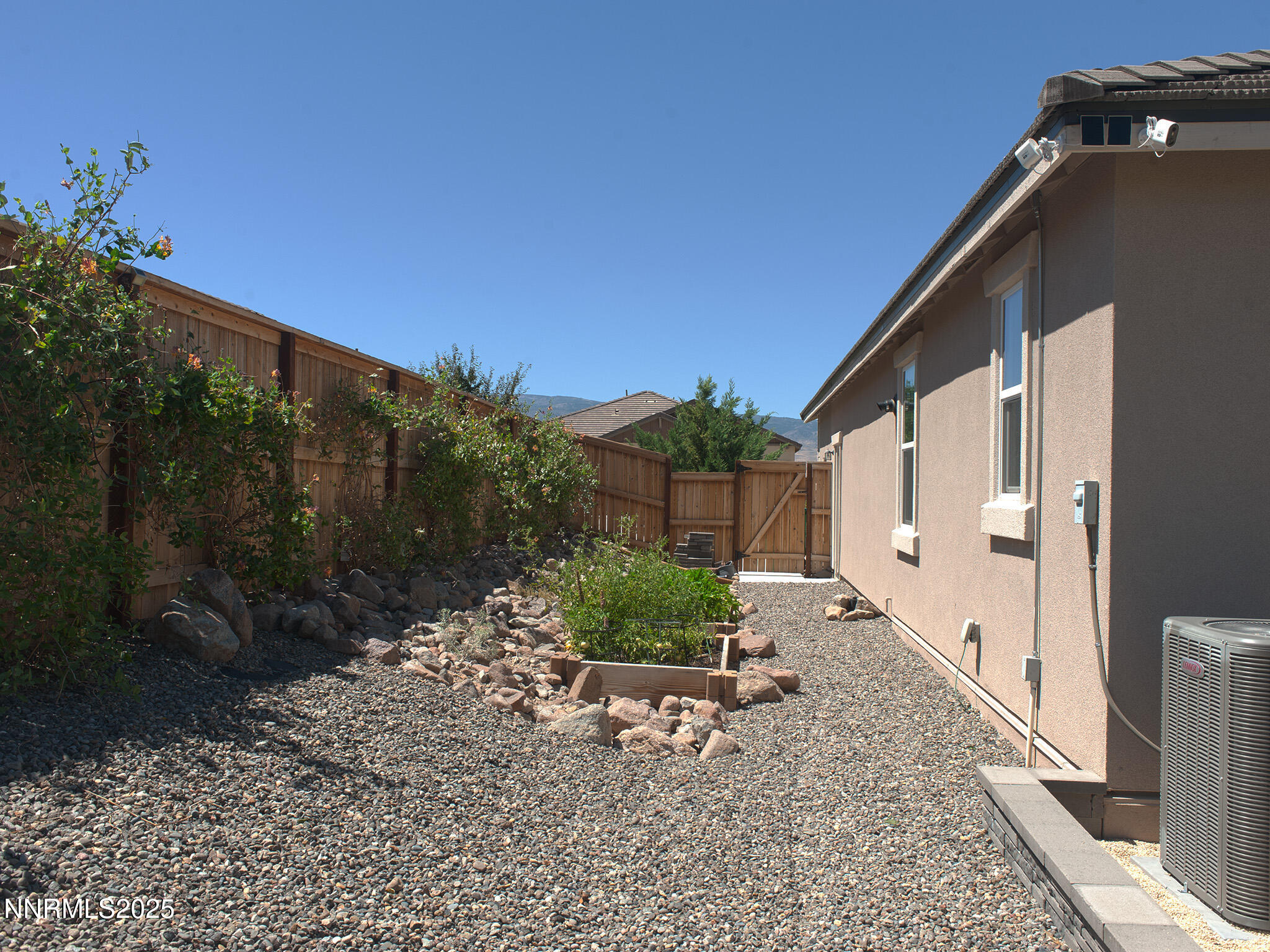 10326 Palladium Mine Drive Reno, NV 89521 - Photo 38 of 50 side yard L