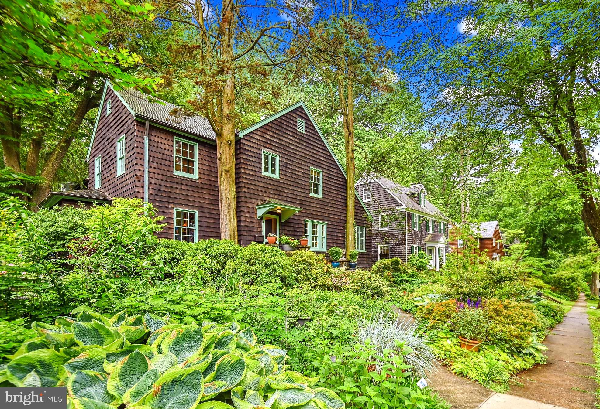 Welcome to 113 Deepdene Rd in Roland Park!