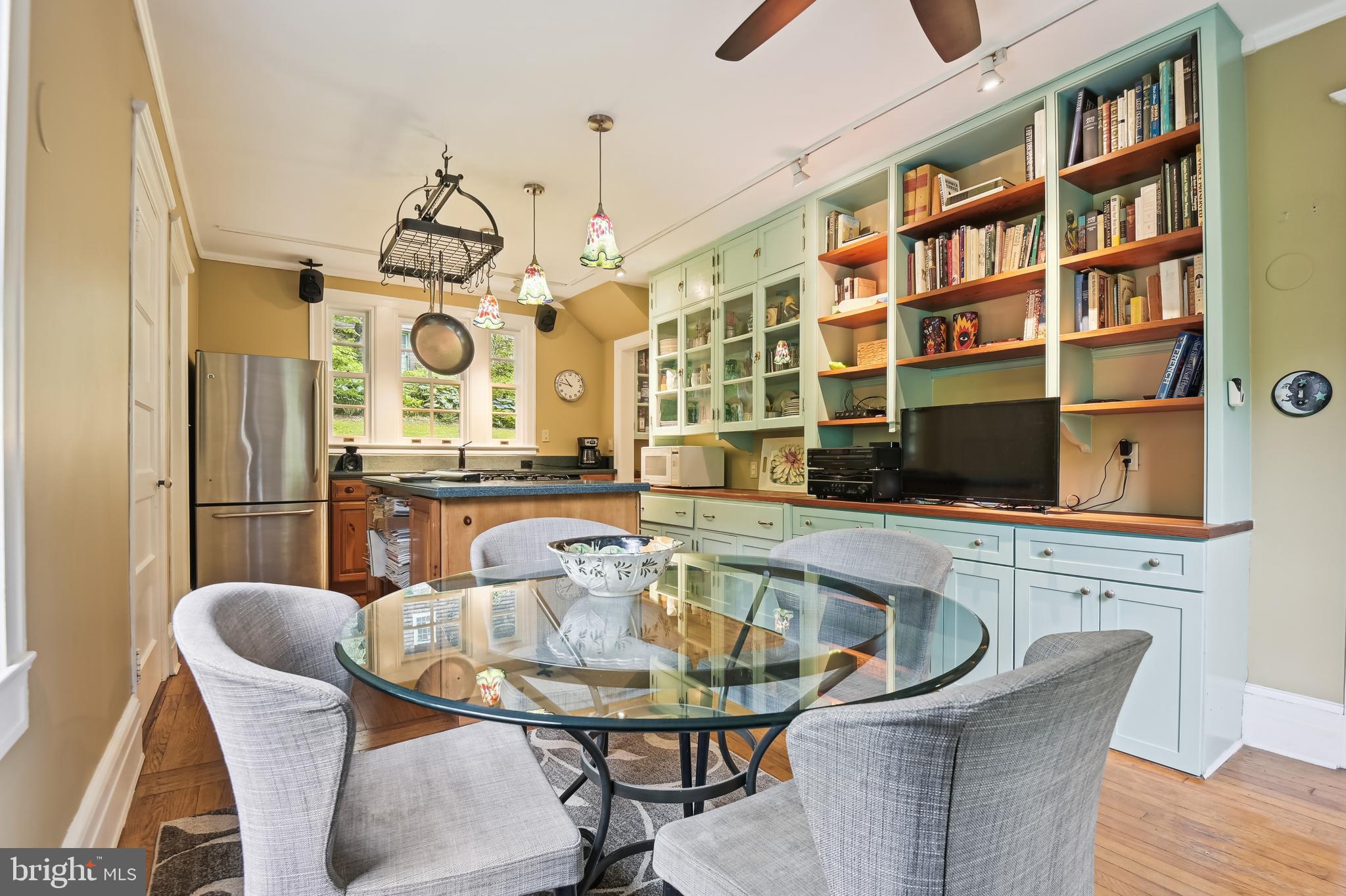 113 Deepdene Road Baltimore, MD 21210 - Photo 13 of 51 French Country style cabinetry, endless storage.