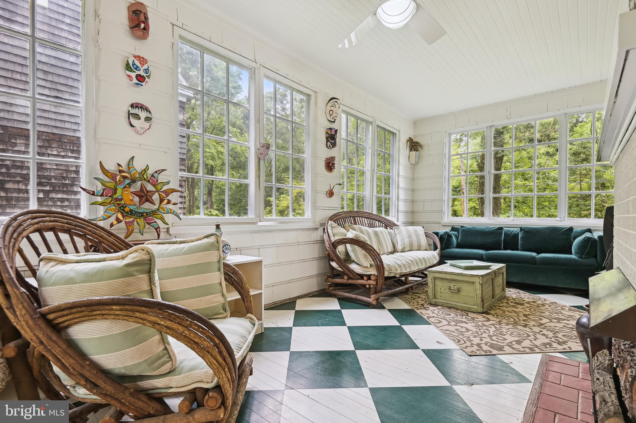 113 Deepdene Road Baltimore, MD 21210 - Photo 25 of 51 Bright, welcoming Sunroom, sure to please all!