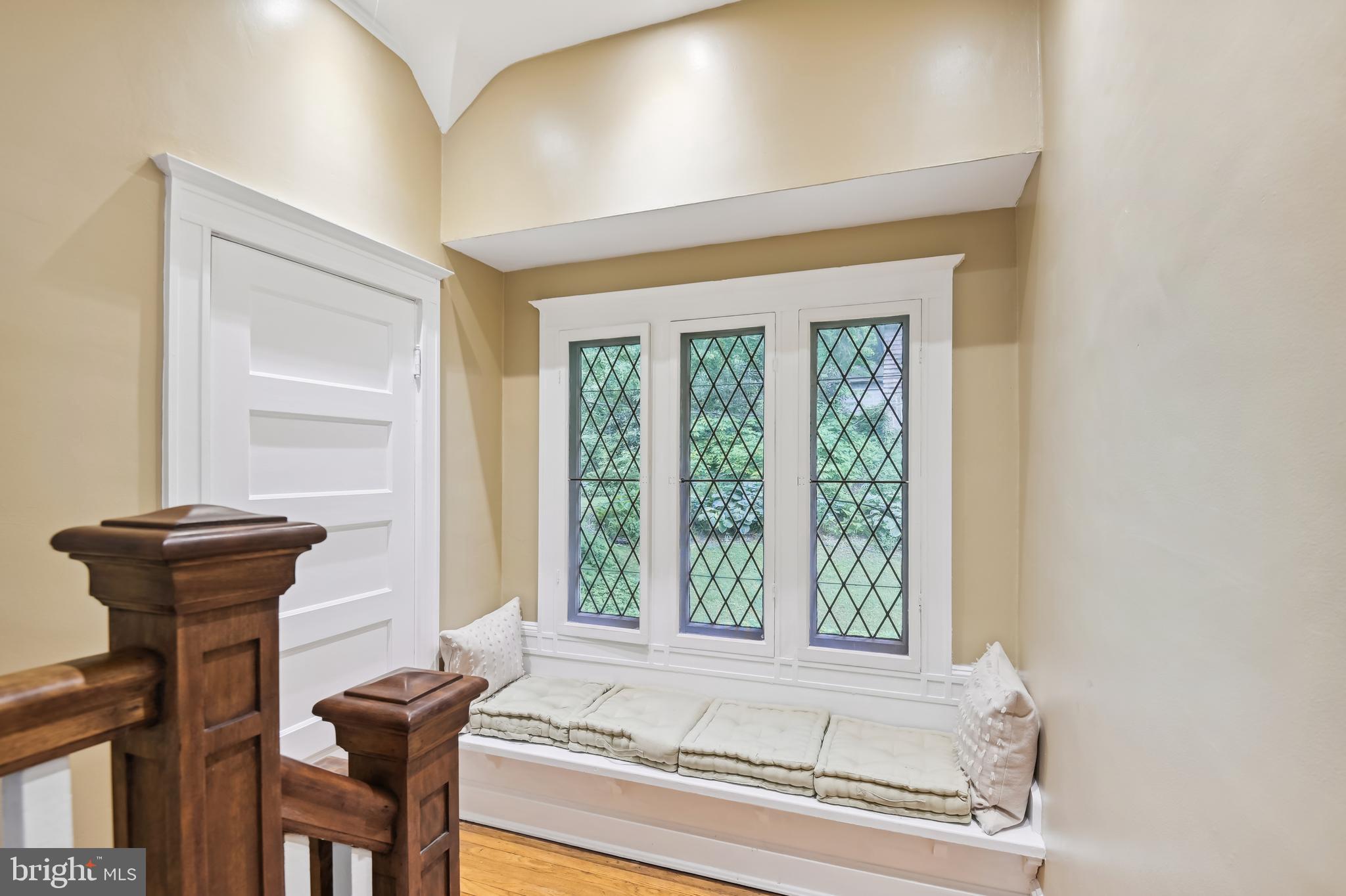 113 Deepdene Road Baltimore, MD 21210 - Photo 29 of 51 Winning feature: This staircase window nook.