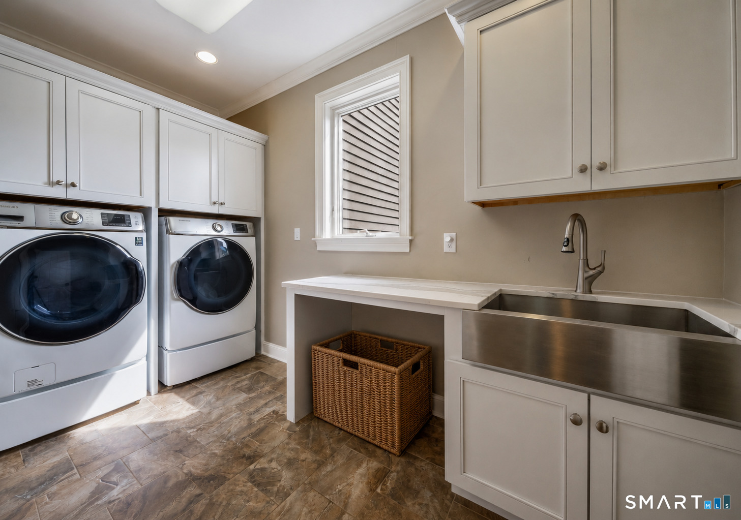 41 Ridgebury Road Avon, CT 06001 - Photo 35 of 40 Chic Laundry Room