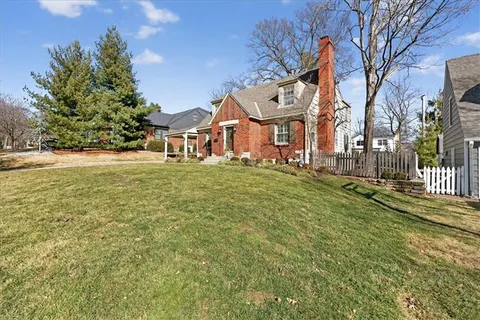 $749,000 | 5601 Norwood Street, Fairway, KS 66205