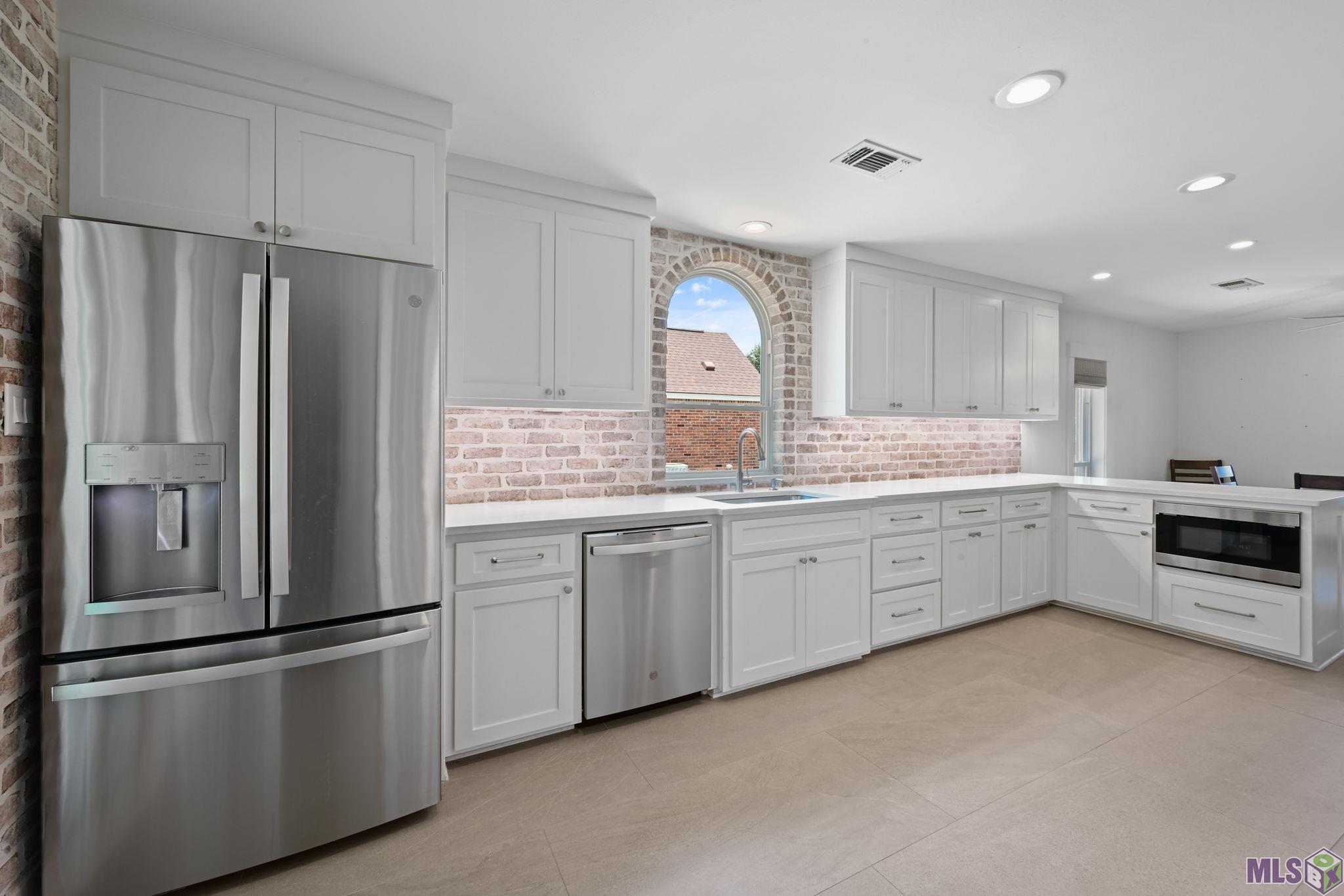14173 Troy Duplessis Road Gonzales, LA 70737 - Photo 9 of 22
