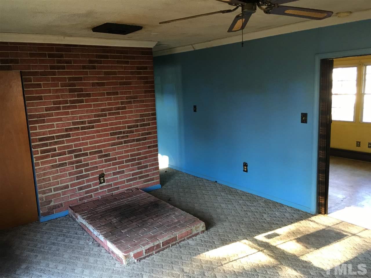 3216 Snowberry Drive Raleigh, NC 27610 - Photo 3 of 16 Gallery Image 3