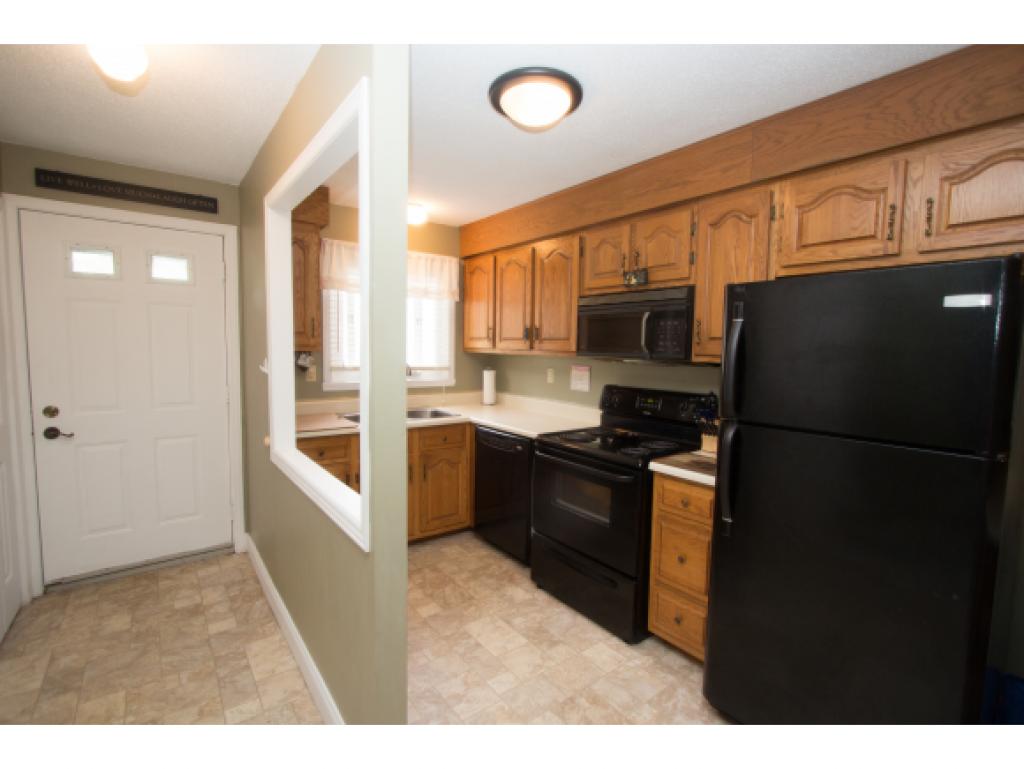 67 Shelburne Road, Unit 67 Merrimack, NH 03054 - Photo 4 of 17