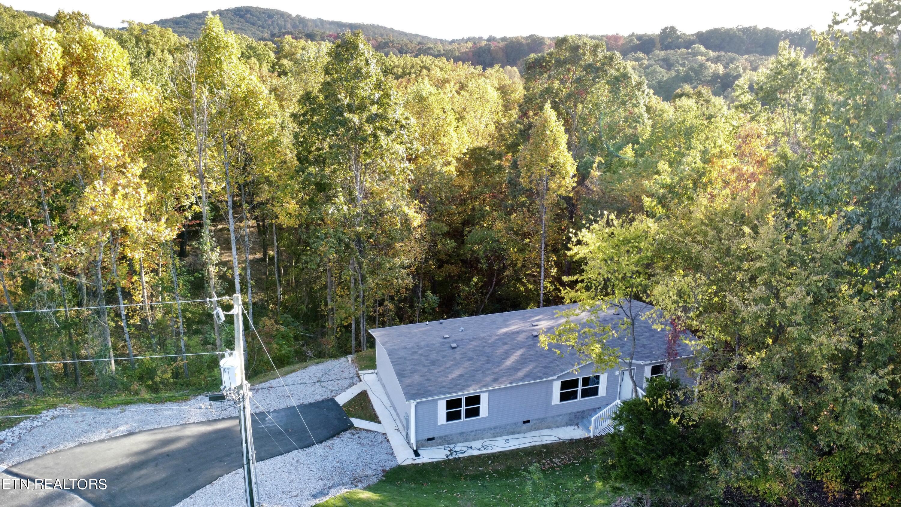 7500 Hunters Ridge Way Knoxville, TN 37914 - Photo 3 of 18 3