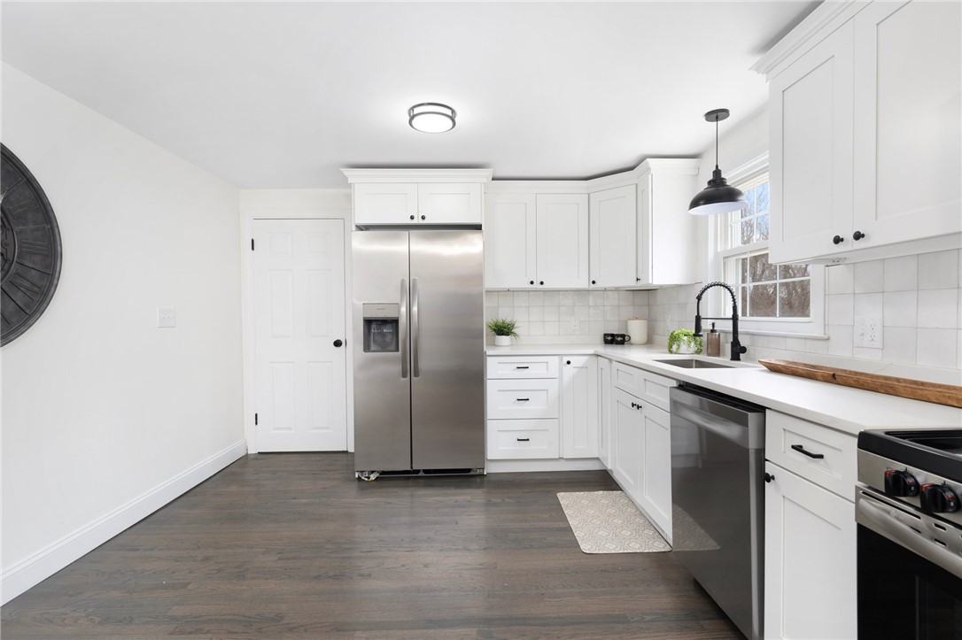 96 Walnut Glen Drive Warwick, RI 02886 - Photo 6 of 38