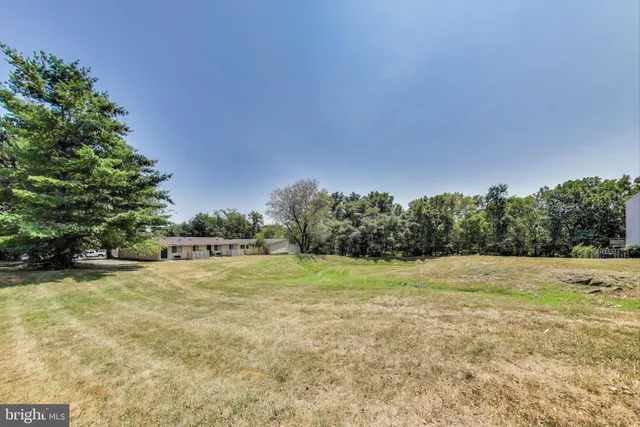 a view of an outdoor space and yard