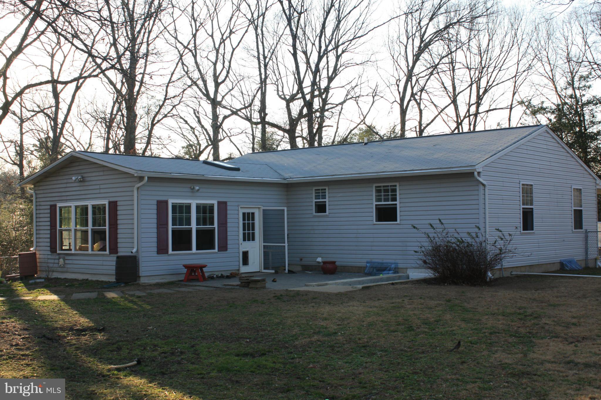 Exterior (Rear)