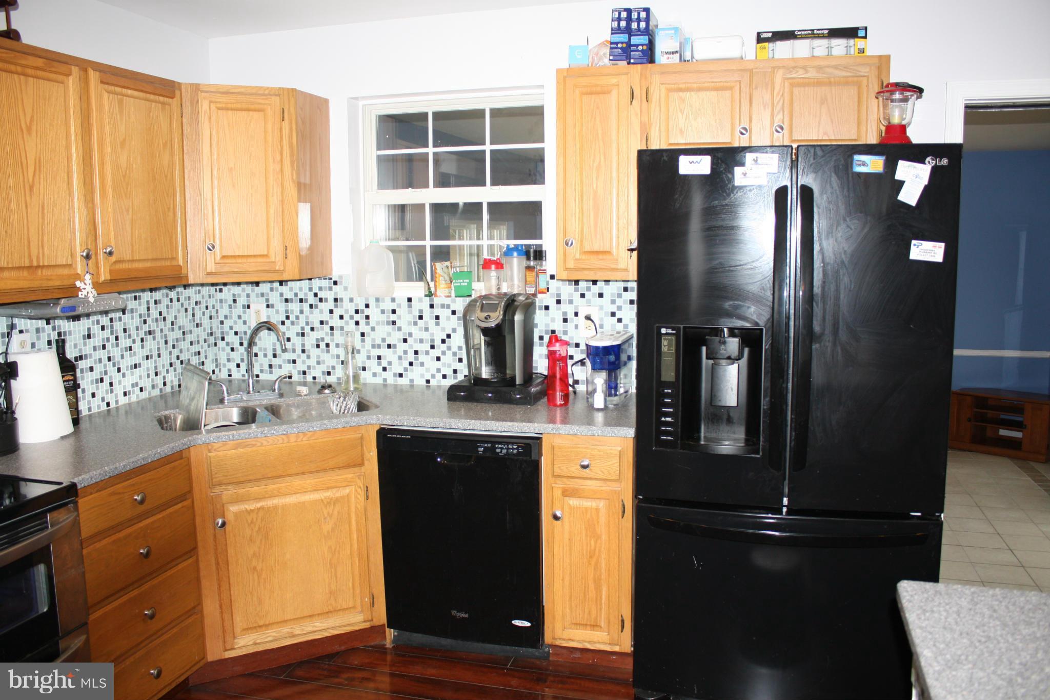 889 Woods Road Pasadena, MD 21122 - Photo 11 of 24 Kitchen