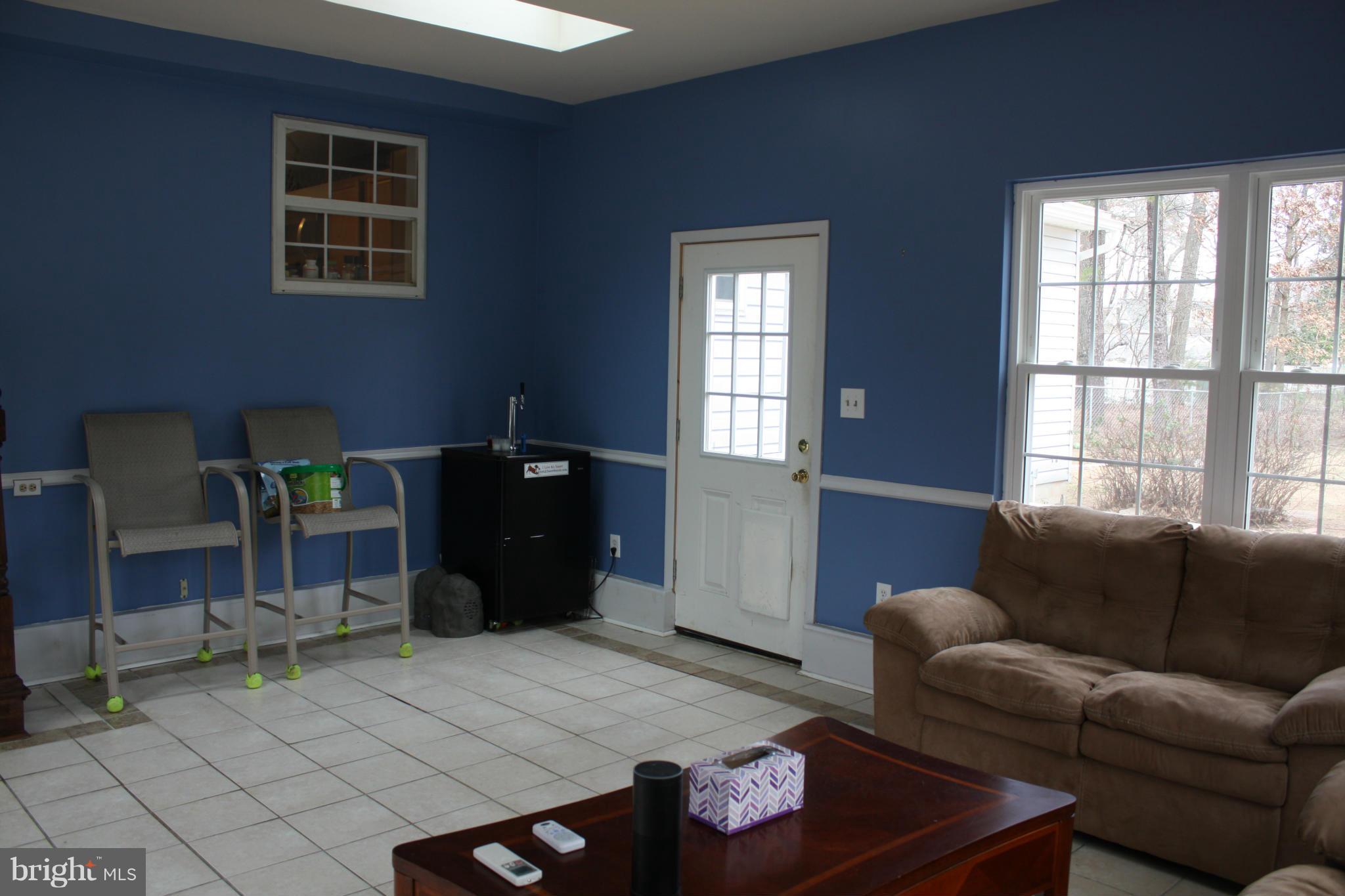889 Woods Road Pasadena, MD 21122 - Photo 13 of 24 Family Room