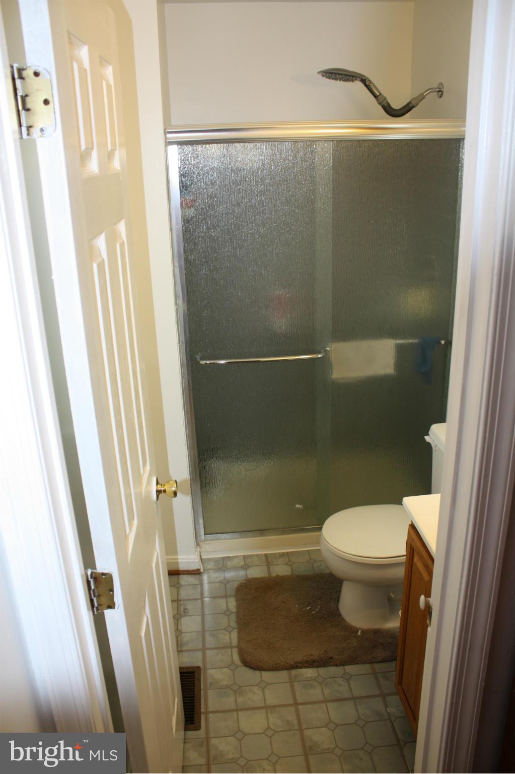 889 Woods Road Pasadena, MD 21122 - Photo 24 of 24 Bath