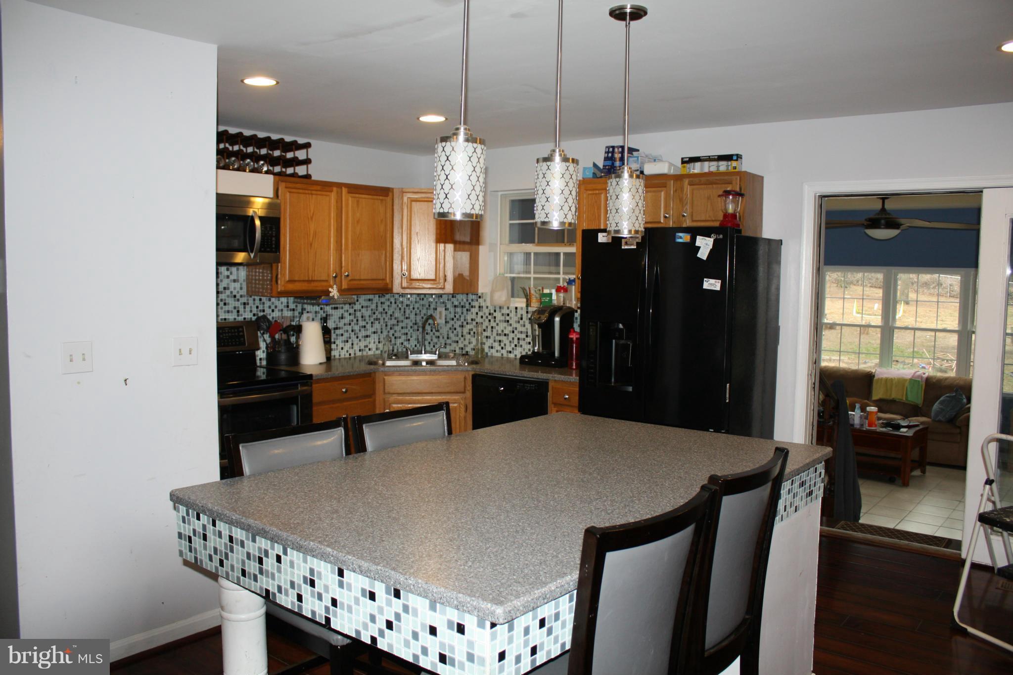 889 Woods Road Pasadena, MD 21122 - Photo 9 of 24 Kitchen