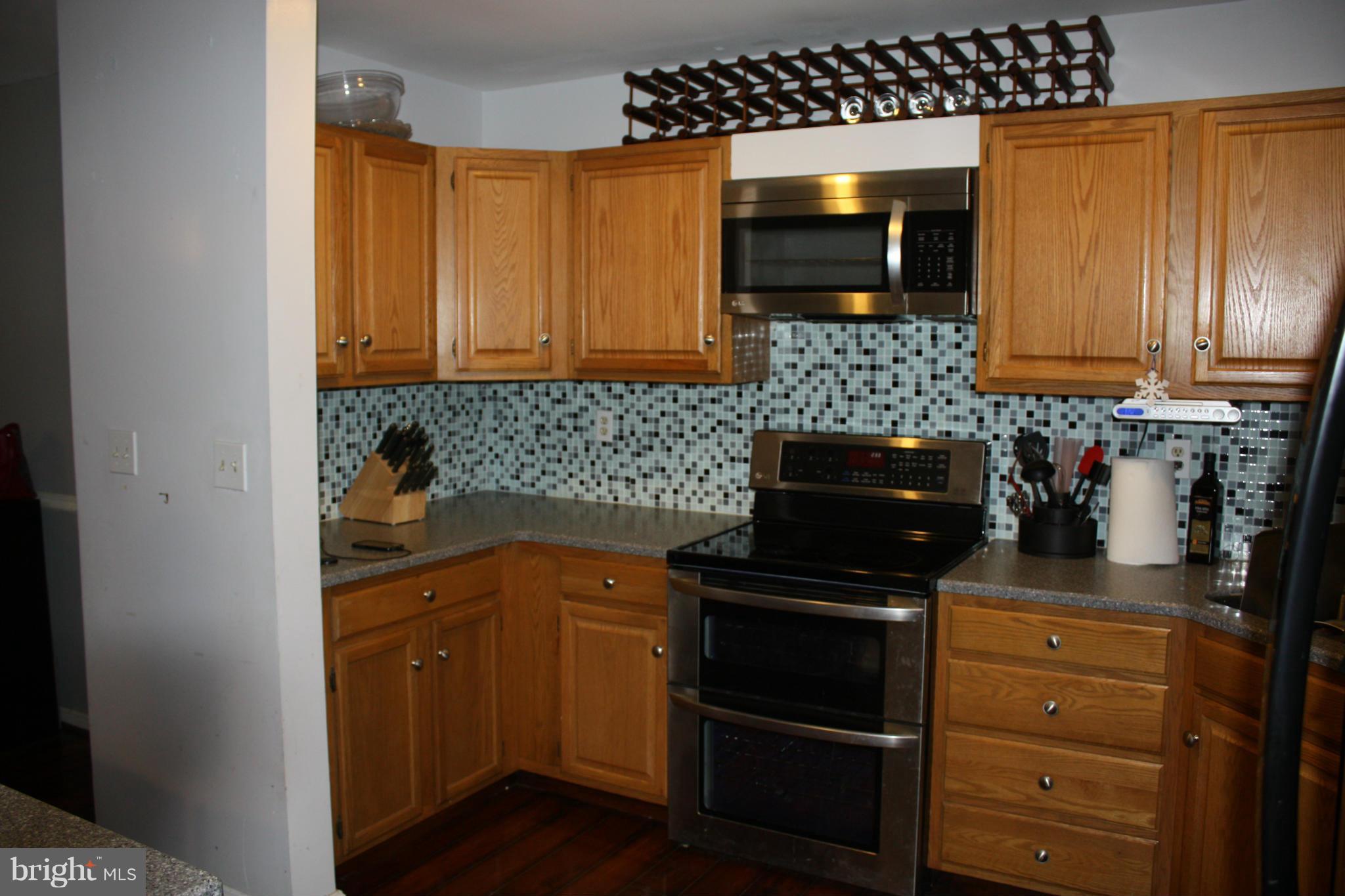 889 Woods Road Pasadena, MD 21122 - Photo 10 of 24 Kitchen
