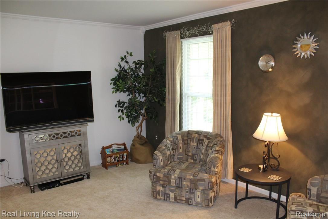 334 Arlington Drive Rochester, MI 48307 - Photo 12 of 33 IMG_2257.JPG