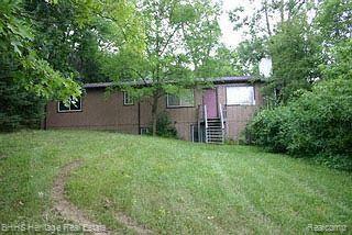 11425 9 Mile Road South Lyon, MI 48178 - Photo 1 of 1 Front