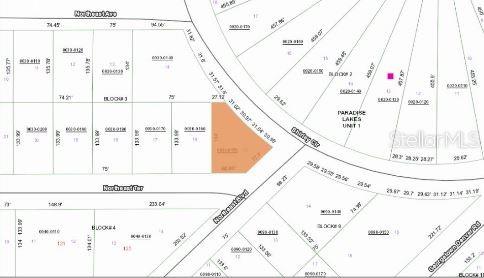 Shirley Circle Georgetown, FL 32139 - Photo 3 of 6 a view of a book shelf