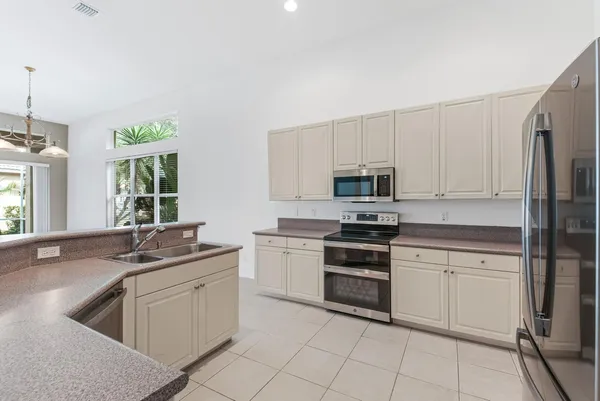 $459,900 | 7095 Vesuvio Place, Boynton Beach, FL 33437