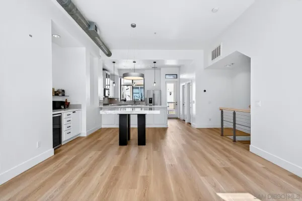 $1,599,000 | 465 South Cleveland Street, Unit 103, Oceanside, CA 92054