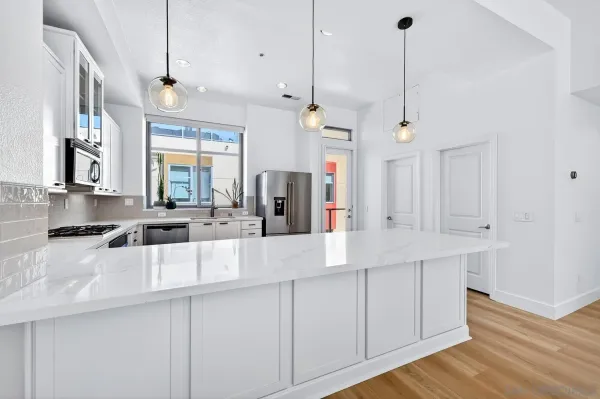 $1,599,000 | 465 South Cleveland Street, Unit 103, Oceanside, CA 92054