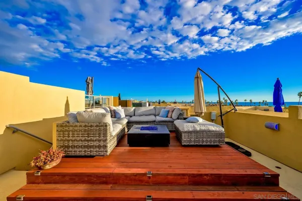 $1,599,000 | 465 South Cleveland Street, Unit 103, Oceanside, CA 92054