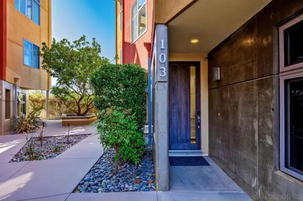 $1,599,000 | 465 South Cleveland Street, Unit 103, Oceanside, CA 92054