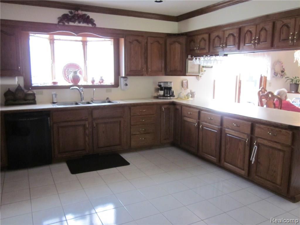 1596 Rulane Drive Lapeer, MI 48446 - Photo 27 of 27 IMG_1885.JPG