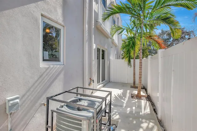 $3,300 | 1106 South 20th Avenue, Hollywood, FL 33020