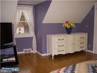 3215 Maple Road Huntingdon Valley, PA 19006 - Photo 7 of 12 Gallery Image 7