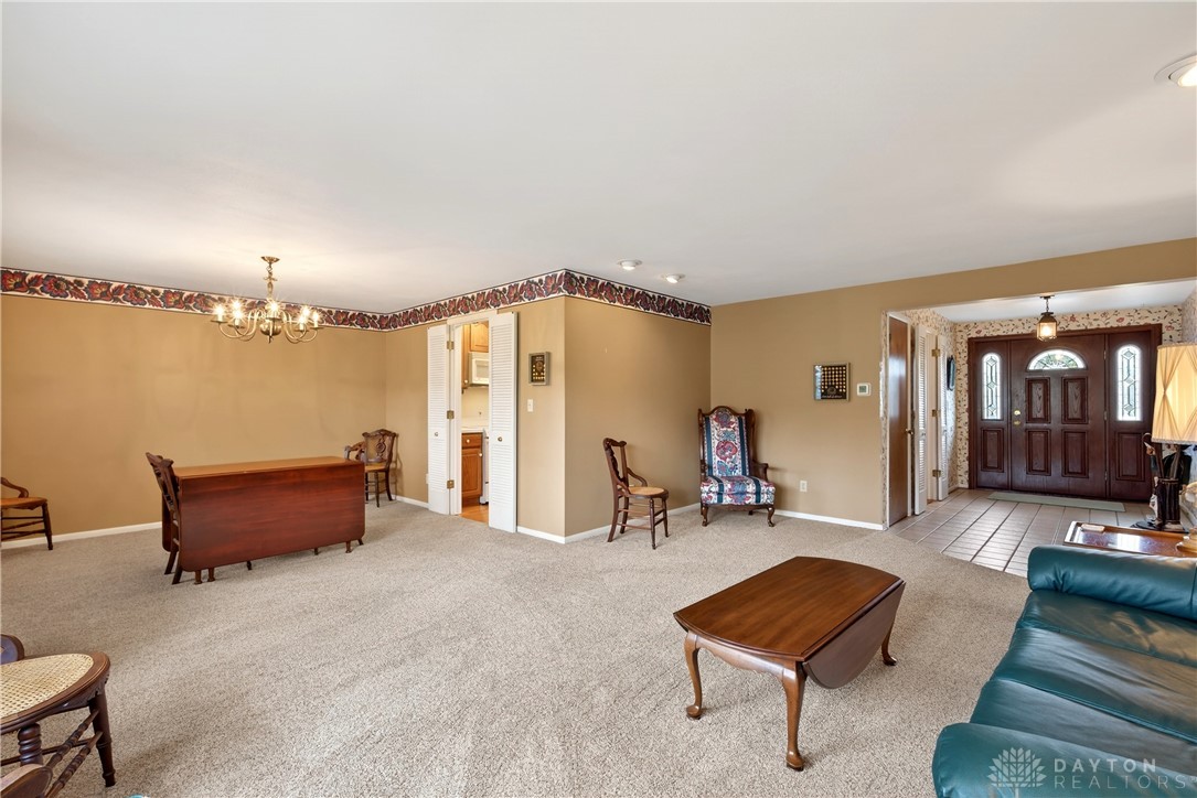 1547 Ambridge Road Centerville, OH 45459 - Photo 8 of 79