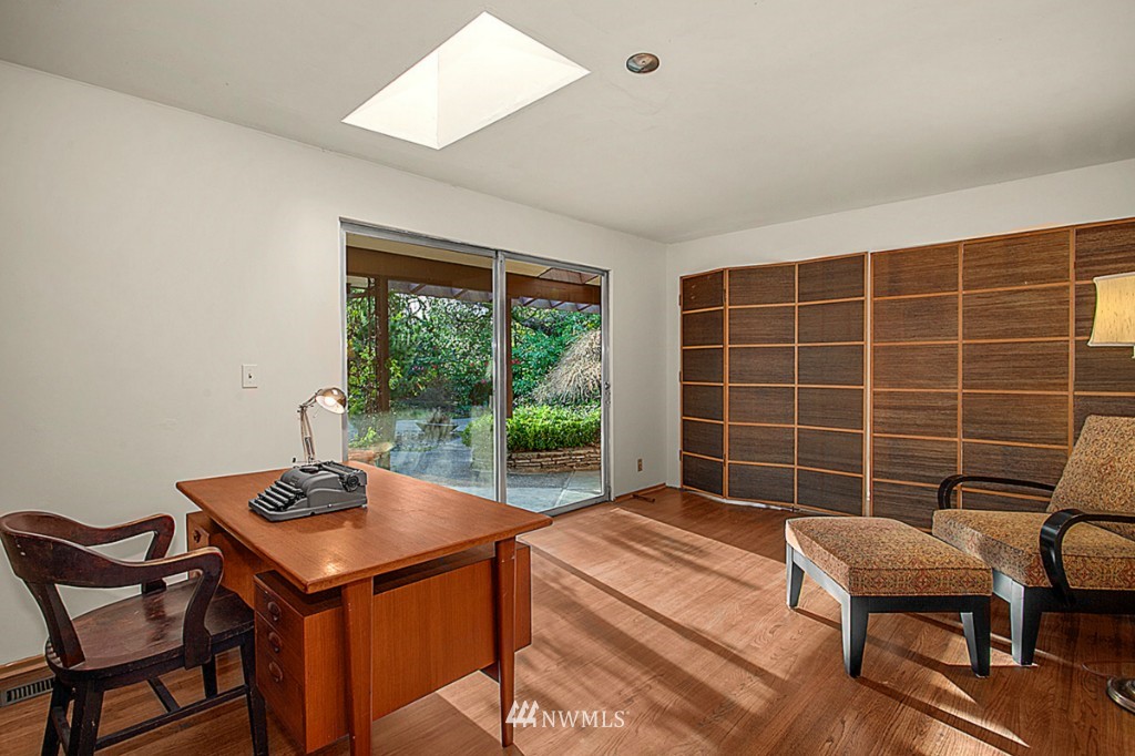 6647 Northeast Windermere Road Seattle, WA 98115 - Photo 11 of 25