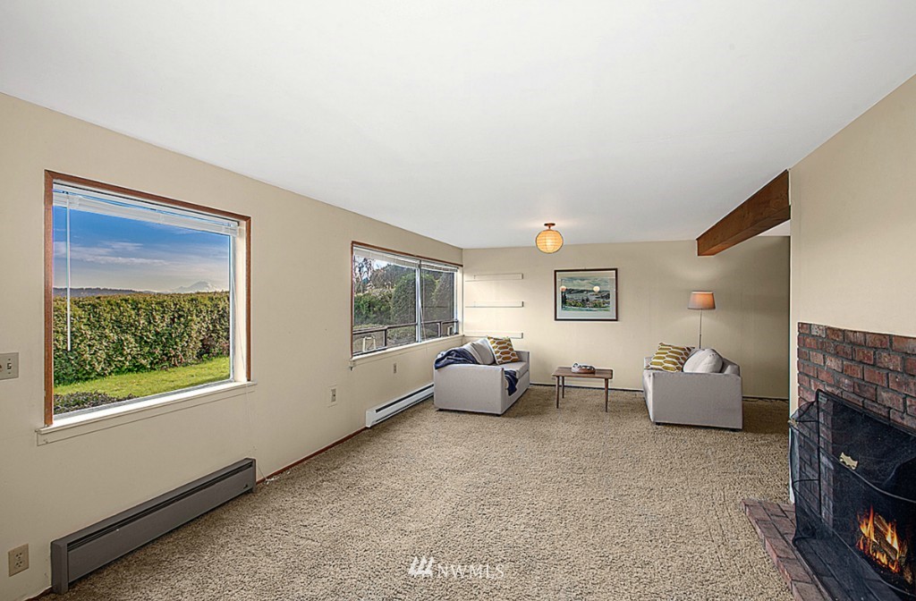 6647 Northeast Windermere Road Seattle, WA 98115 - Photo 15 of 25