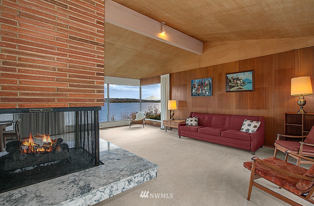 6647 Northeast Windermere Road Seattle, WA 98115 - Photo 3 of 25