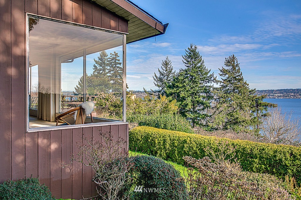 6647 Northeast Windermere Road Seattle, WA 98115 - Photo 21 of 25