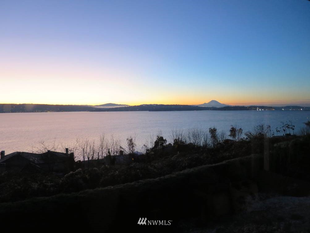 6647 Northeast Windermere Road Seattle, WA 98115 - Photo 24 of 25