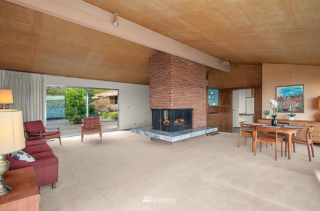 6647 Northeast Windermere Road Seattle, WA 98115 - Photo 6 of 25