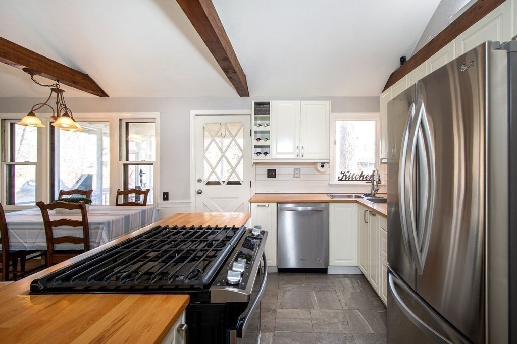 114 Ann Vinal Road Scituate, MA 02066 - Photo 8 of 23 Gallery Image 8