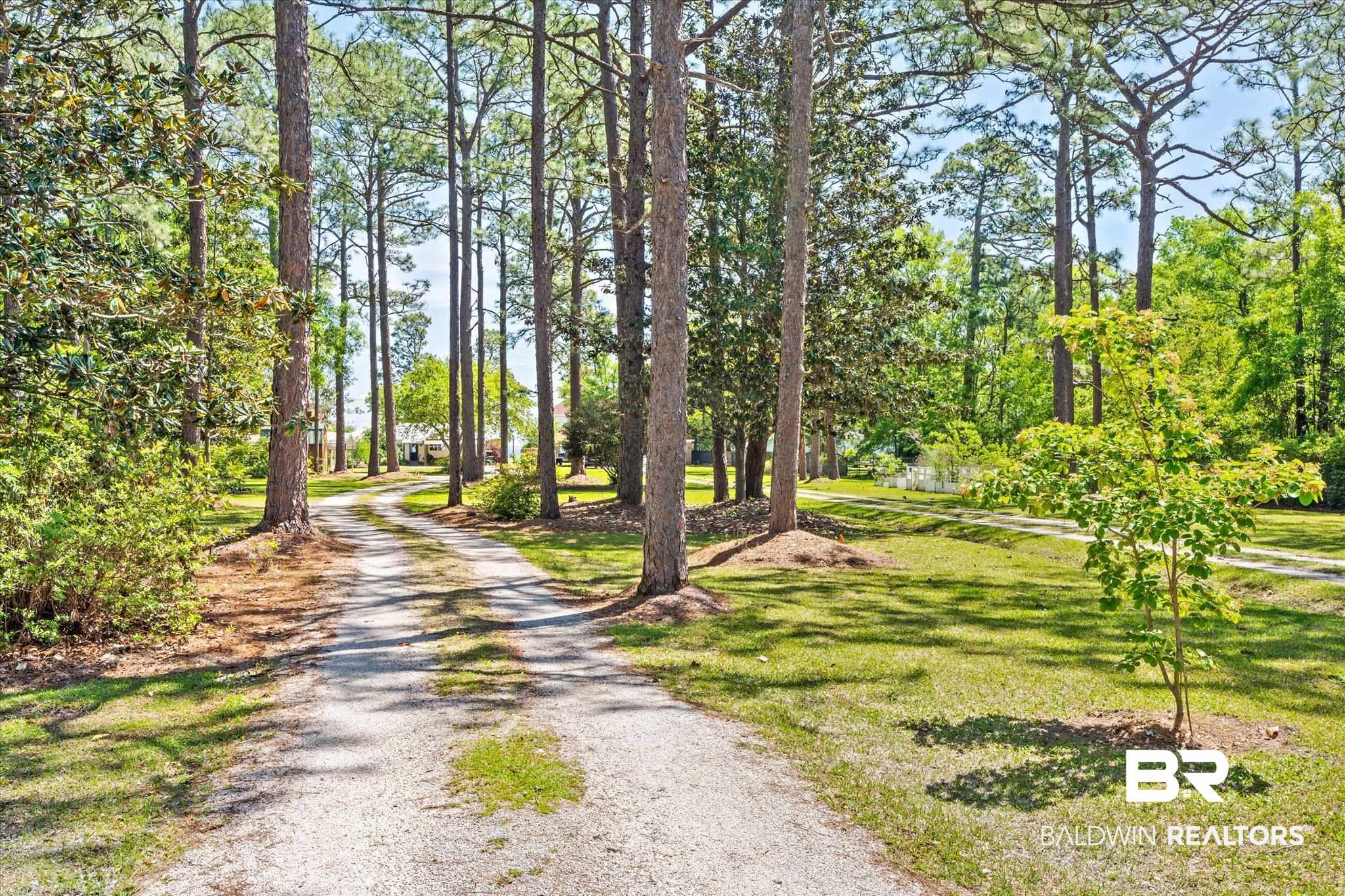7047 Bay Road Mobile, AL 36605 - Photo 35 of 56 Driveway