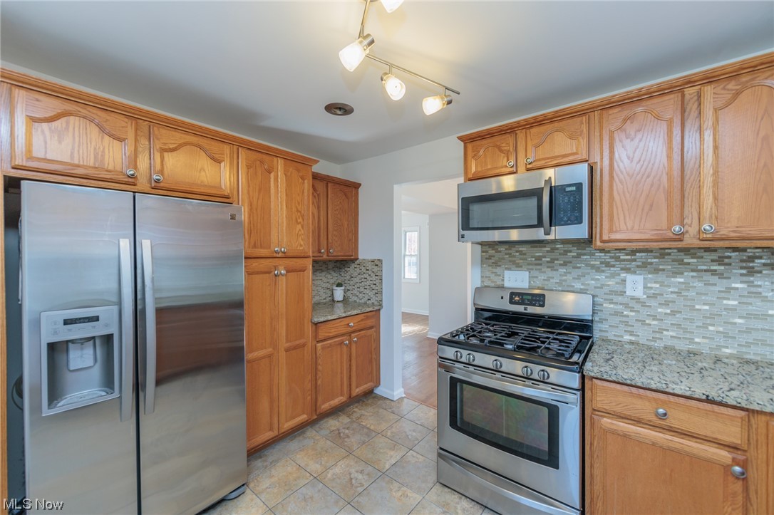 3681 Silsby Road University Heights, OH 44118 - Photo 11 of 34