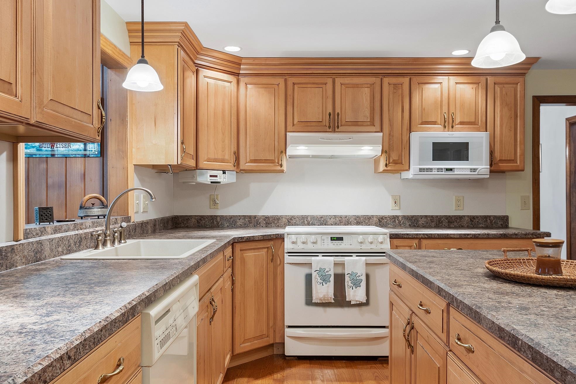 2 Galway Road Windham, NH 03087 - Photo 8 of 53