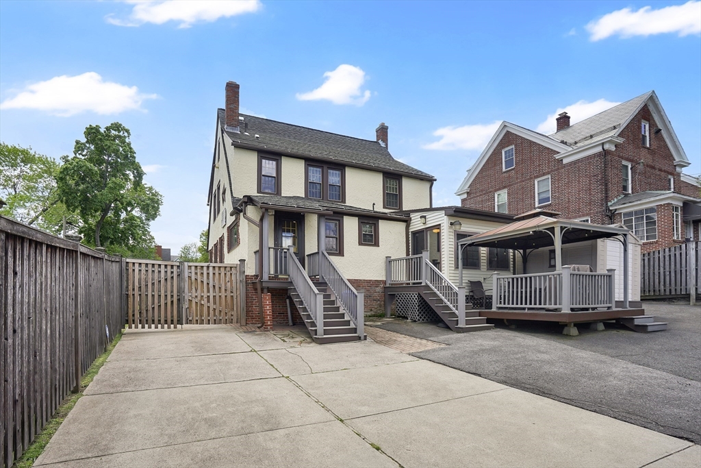 146 Bellevue Avenue Springfield, MA 01108 - Photo 6 of 42